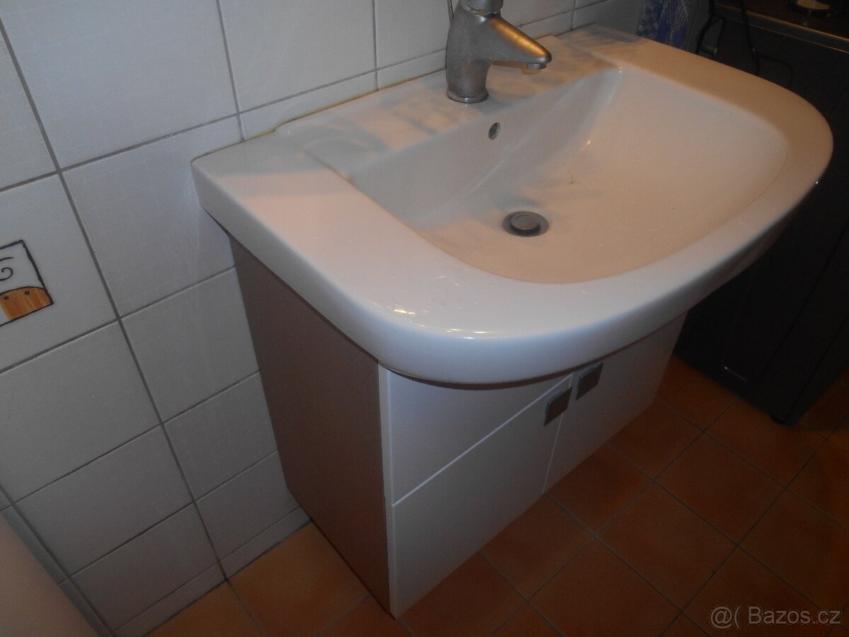 Umývadlo + skříň + baterie - 3