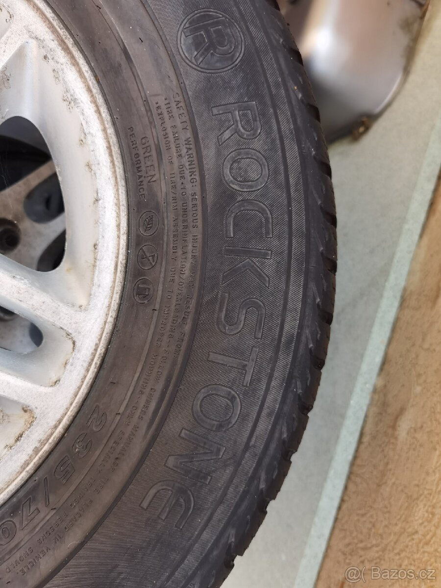 Rockstone 235/70 r16 - 3