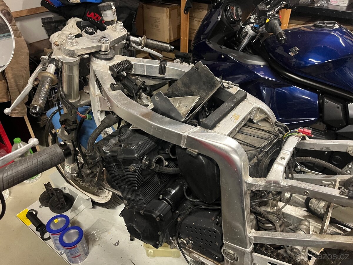 Suzuki GSX-R 750 - 3