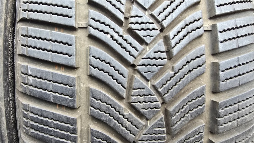 Zimní pneu 225/45/18 Good Year - 3