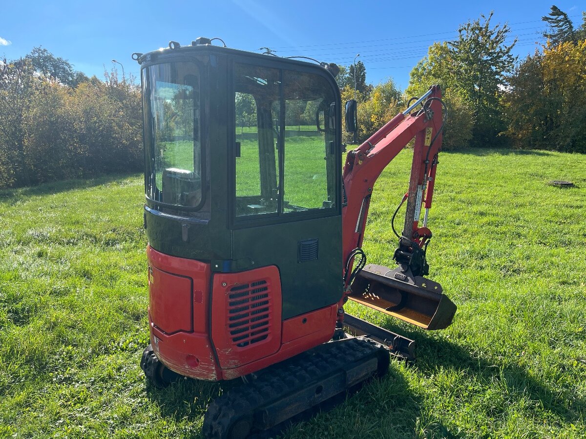 Bagřík KOMATSU PC16R-3HS - 3