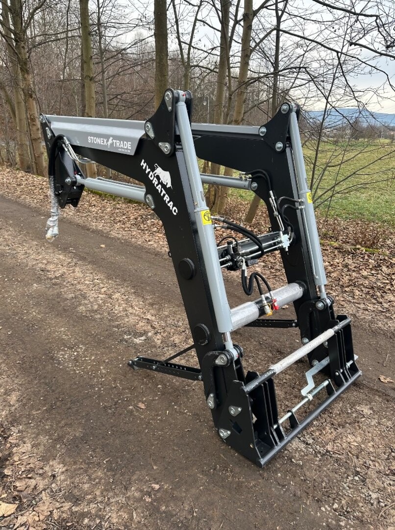 Čelní nakladač na traktor HYDRATRAC 1600 - 3