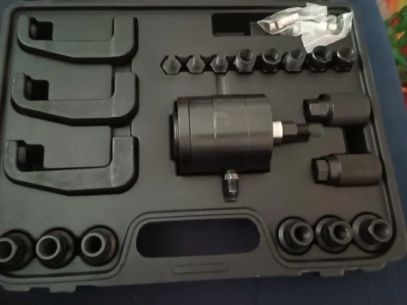 Pheumatický stahovák vstřikovačů - 3