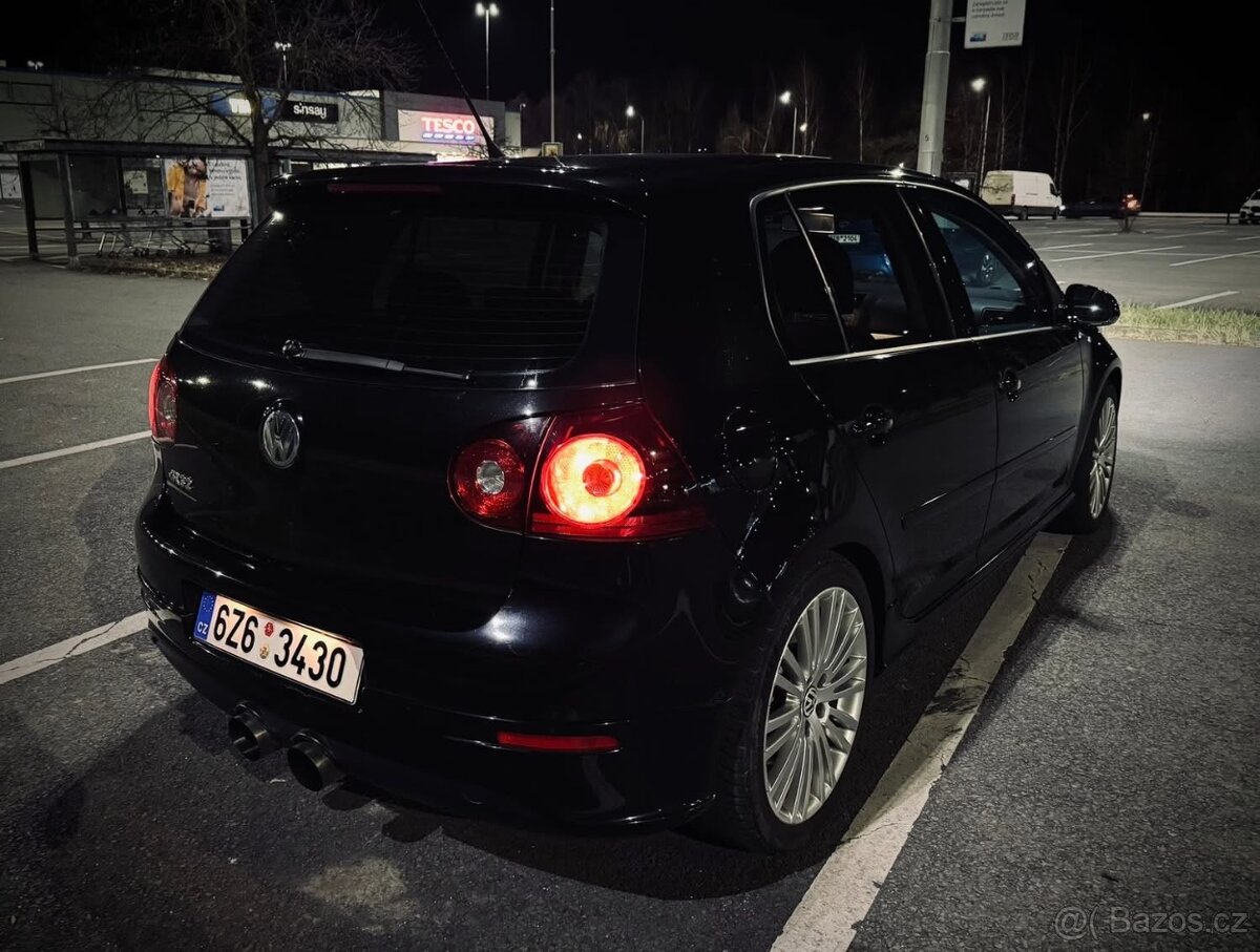 VW GOLF R32 - 3