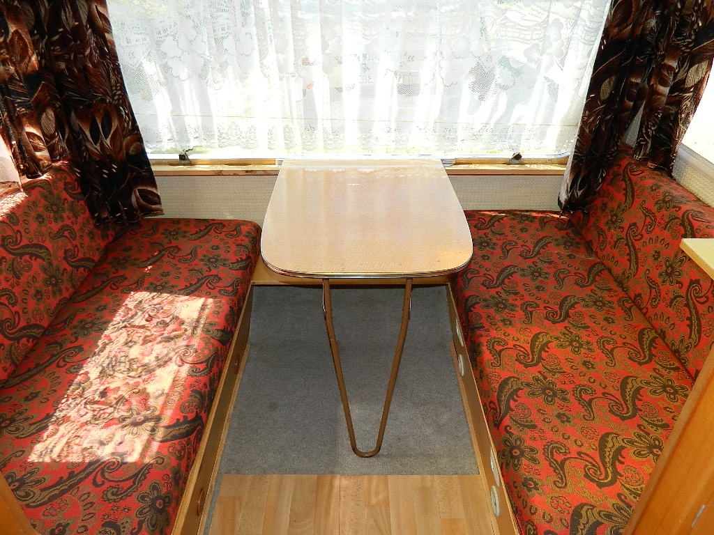 Prostorný dvouosý karavan Tabbert - 3