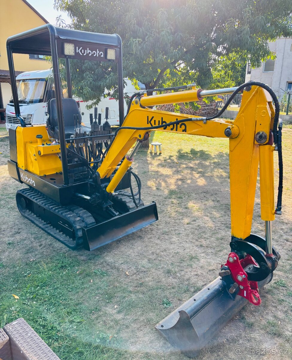 Japonský minibagr Kubota 1.3t - 3