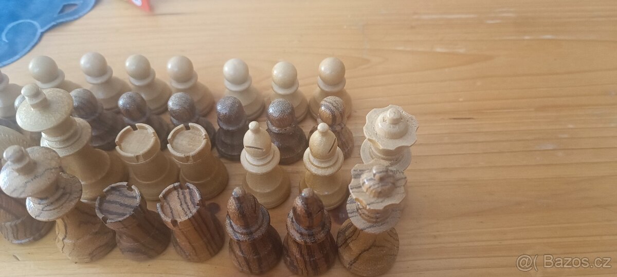 Akatove sachove figurky - 3