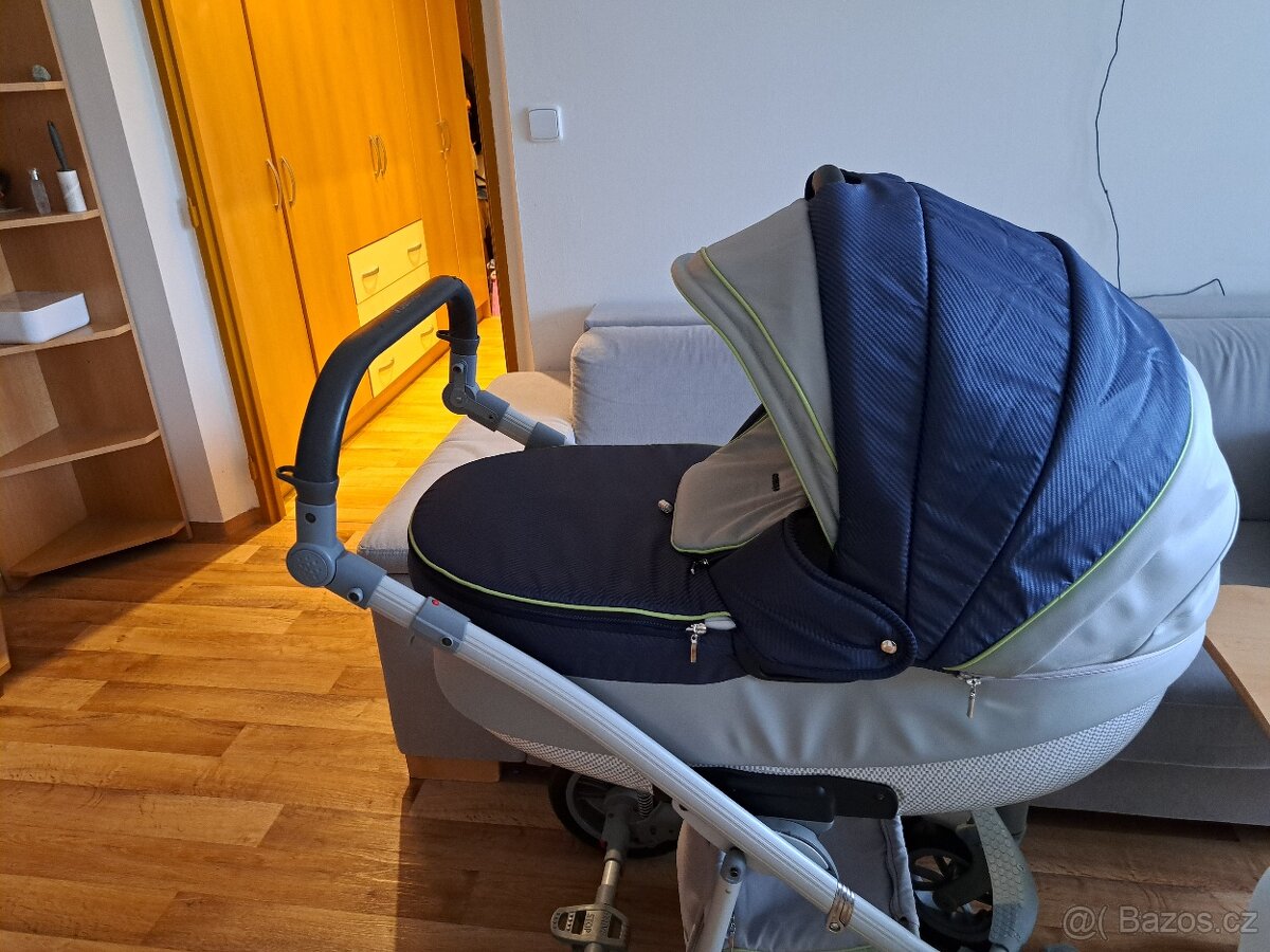 Kočárek a autosedačka- můžu slevnit - 3