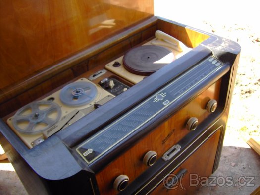 Koupím starou hudební skříň s televizorem, magnetofonem - 3