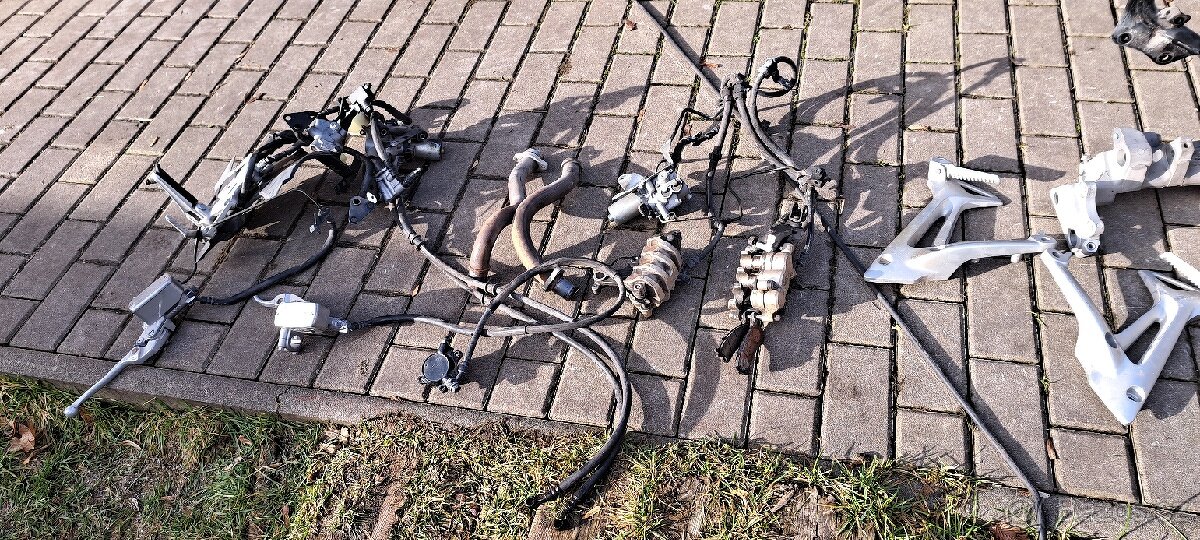 Honda vfr 800 vtec abs dual cbs systém - 3