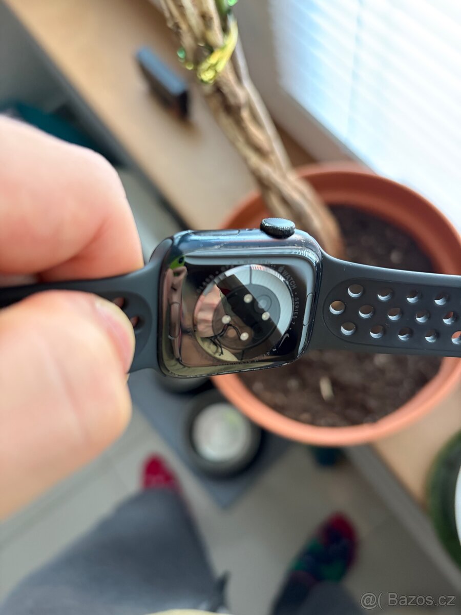 Apple Watch 7 41mm Nike verze - 3