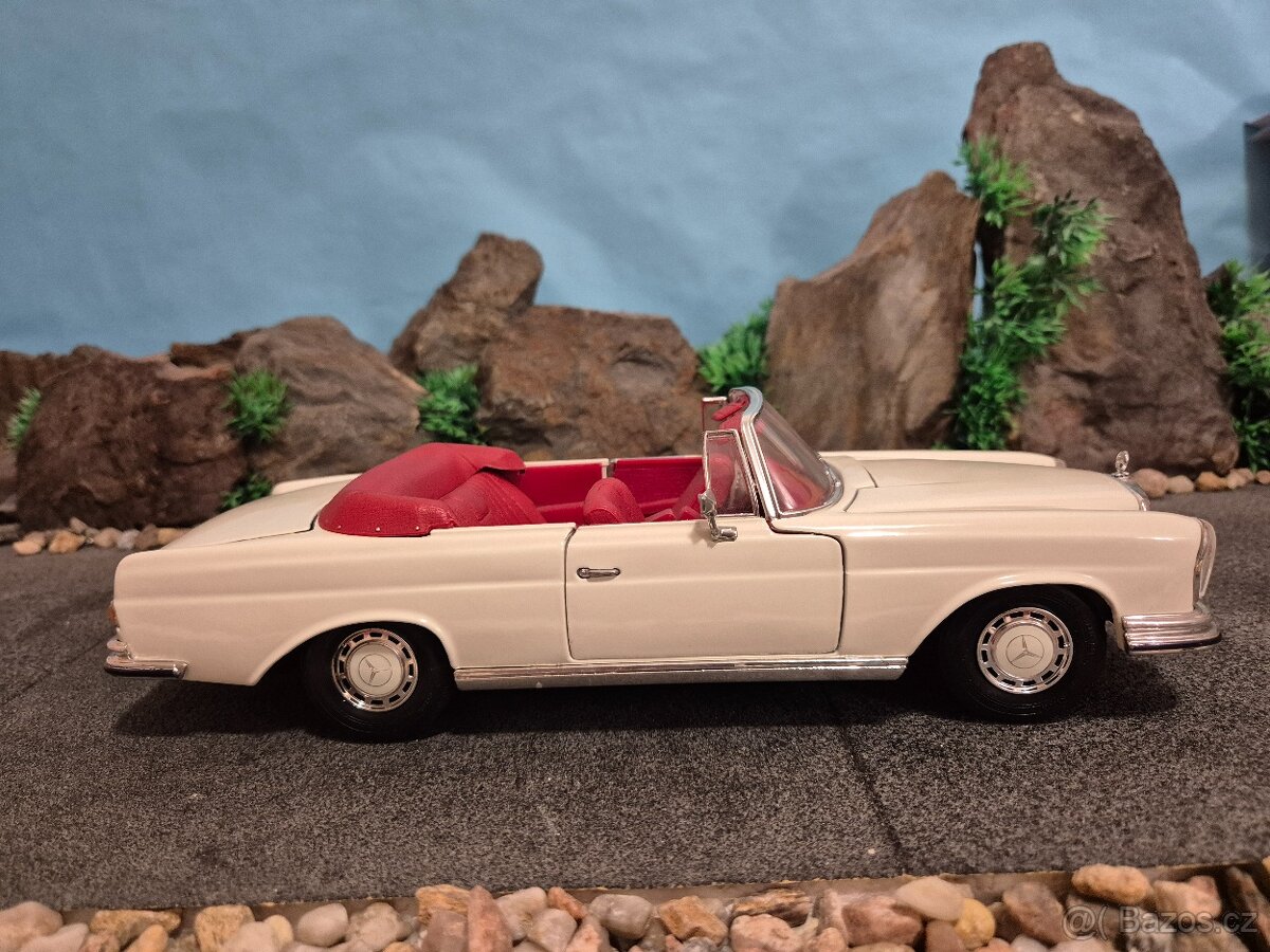 Prodám model 1:18 Mercedes Benz 280SE - 3