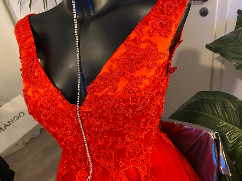 Liu jo korzetove snerovaci cervene saty plesove 36 - 3