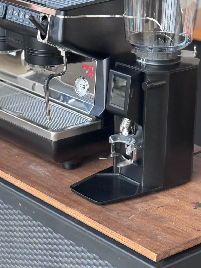 Kávovar Nuova Simonelli Appia Compact Life 2GR + Anfim Luna - 3