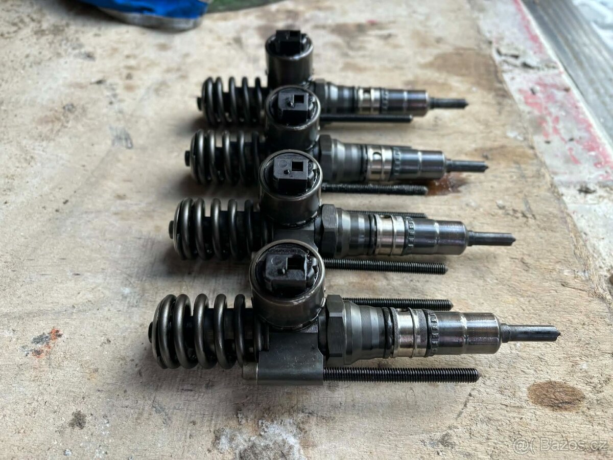 prodám na Motor BKD 2.0tdi 16v vstřiky Bosch - 3