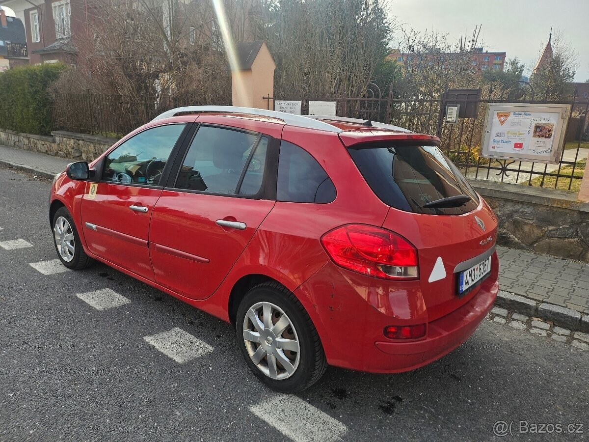 Renault Clio III 1.2 benzin 55kw rok 2011 - 3