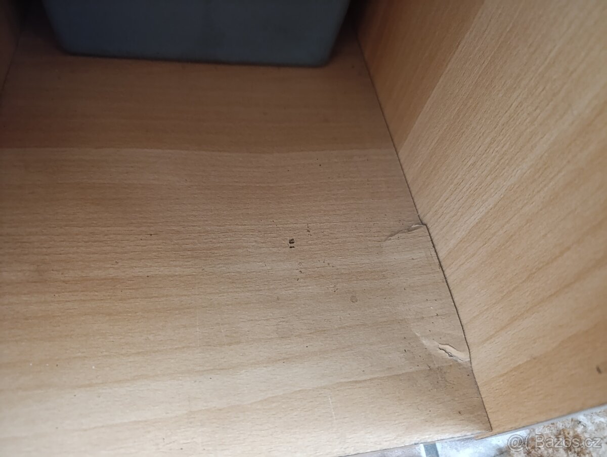 Kancelářský stůl - 3