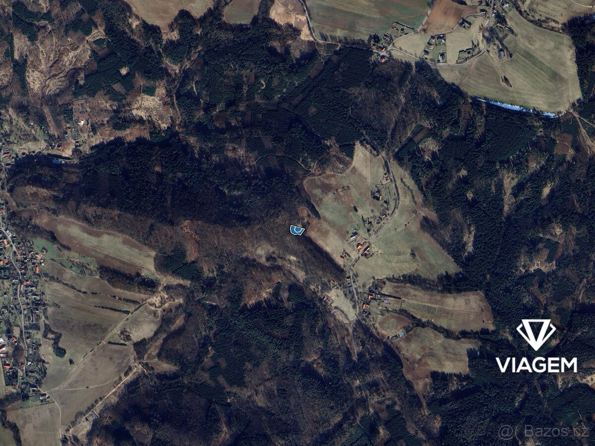 Pole 1 690 m² - 3
