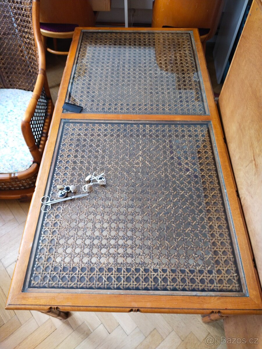 Sedačka z ohýbaného dřeva a ratanu a stolek - 3