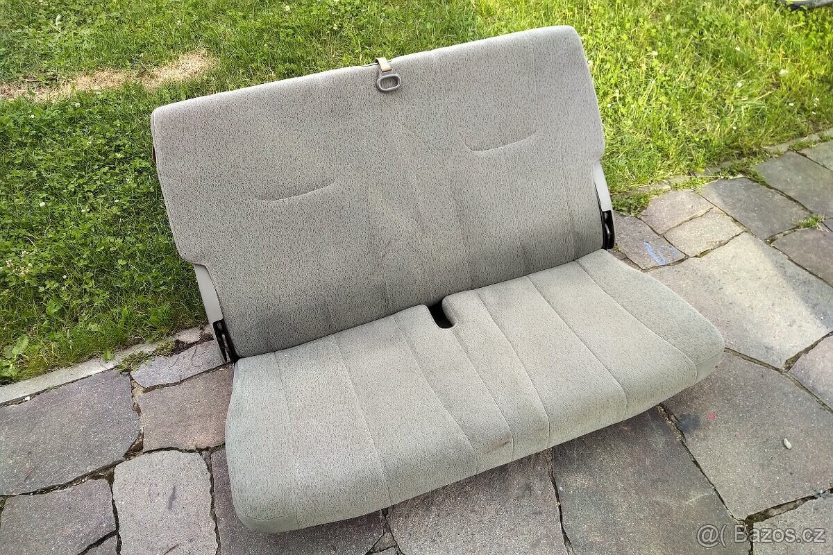 Třetí řada sedadel Ssangyong Rexton +pásy plasty, úložný box - 3