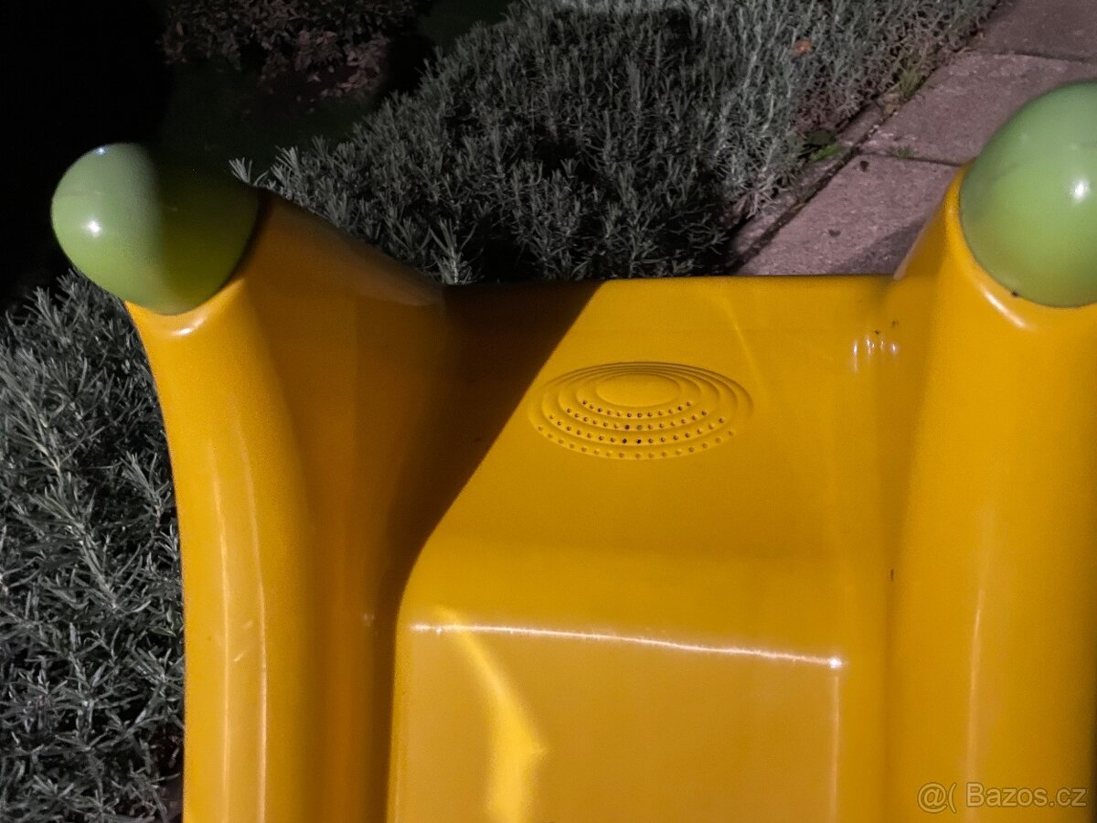 Dětská klouzačka s vodotryskem - 3