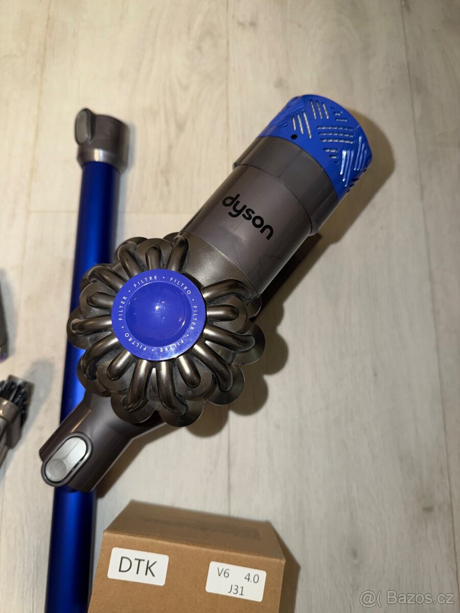 Dyson V6 - nová baterie - 3