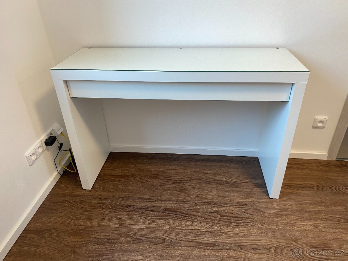 Psací stůl IKEA - MALM, barva bílá, materiál dřevo + sklo - 3