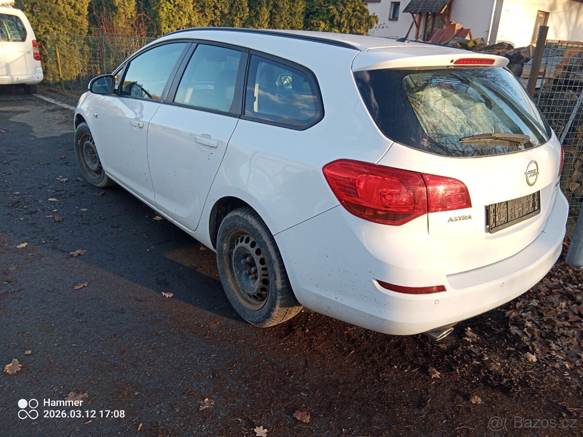 Opel Astra combi 2011 1.4 T - 3