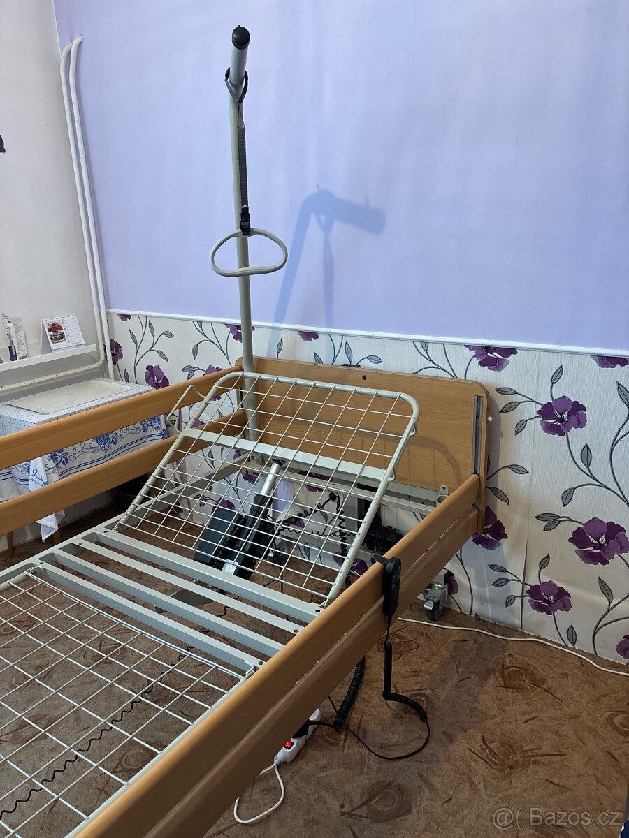 Polohovací elektrická postel - 3