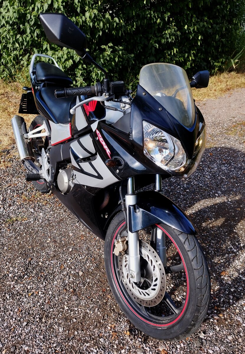 Honda CBR 125r - 3