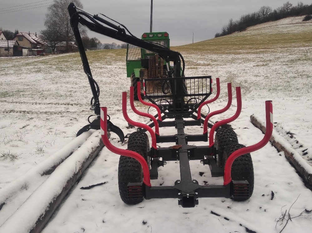 Vyvážečka, vyvážecí vlek, hydraulická ruka - 3