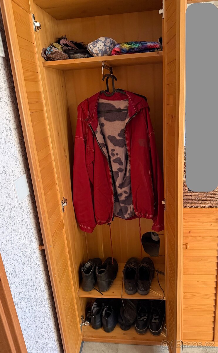Předsíňová stěna masivní dřevo - 3