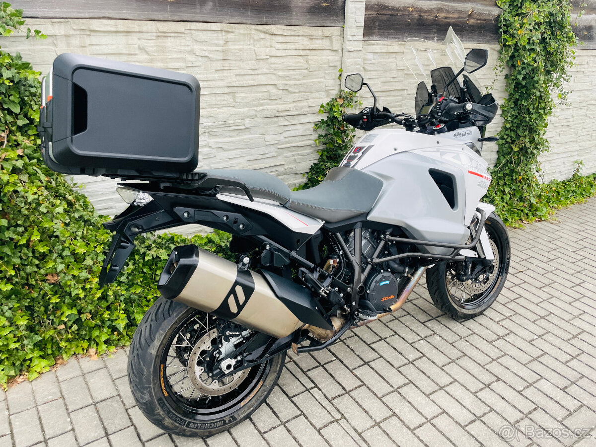 KTM Super Adventure 1290 r.v. 2016 najeto pouze 17tis km
