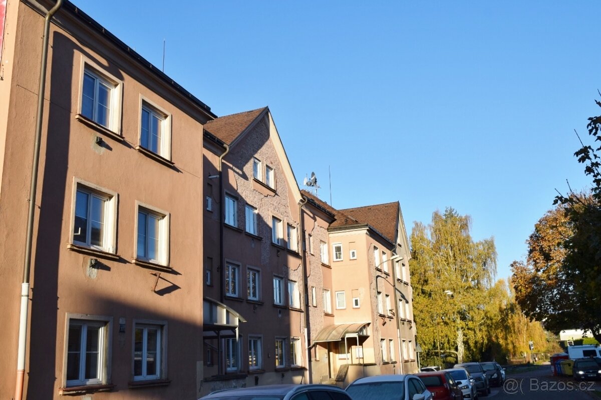 Prodej velmi pěkné garsonky v centru Trutnova - 3