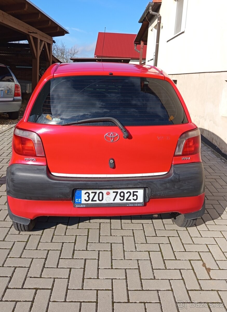 Toyta Yaris 1,0 vvt-,i, ČR - 3