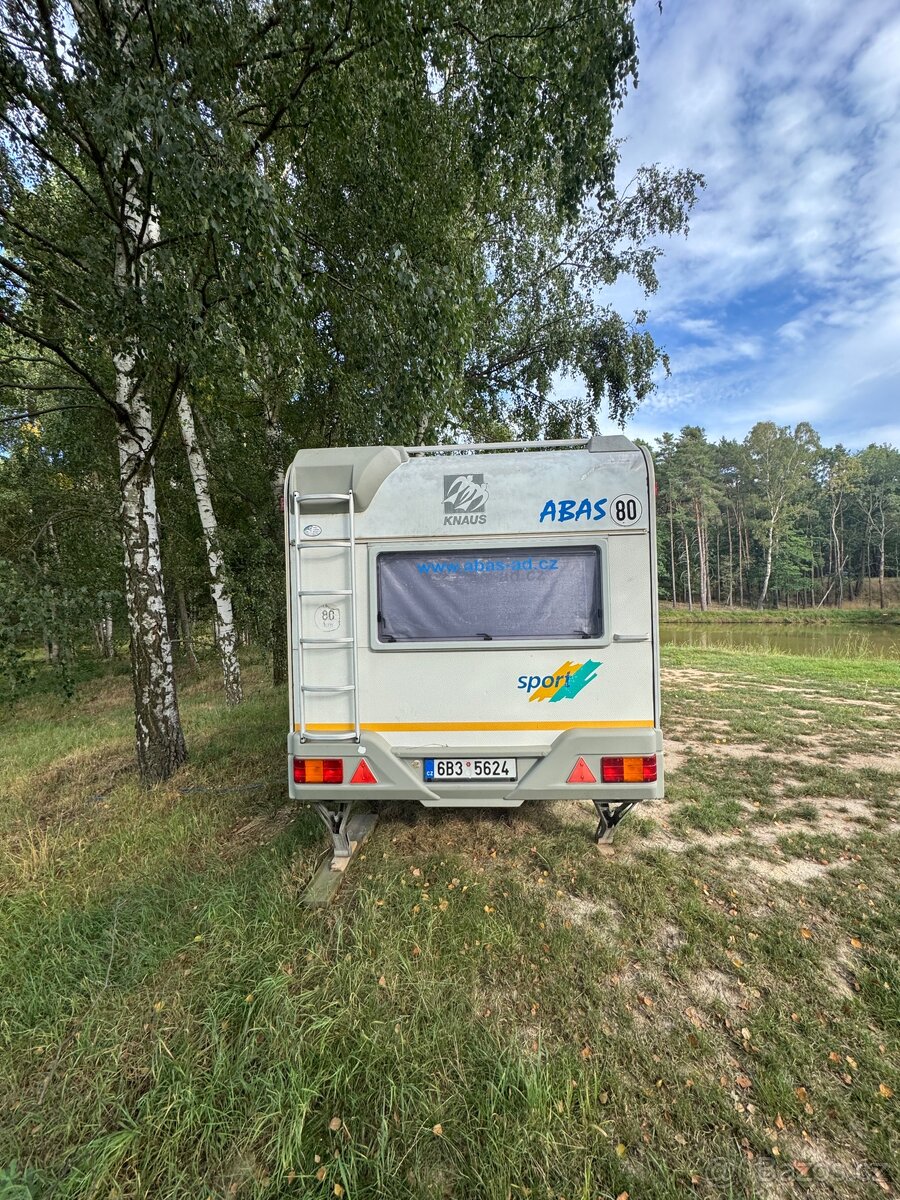 Prodám karavan pro 4 osob - 3