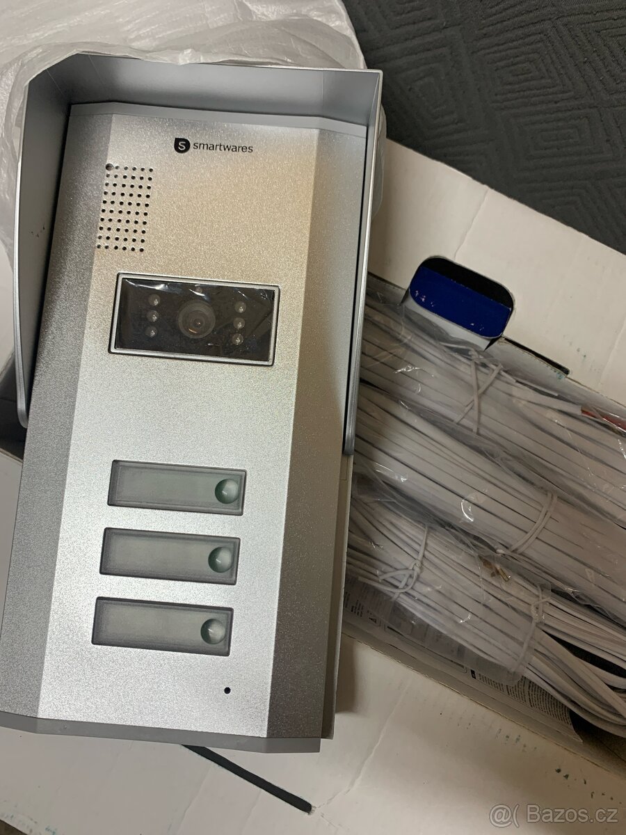 Videotelefon Smartwares VD63 (3 tlačítka, 3 sluchátka) - 3