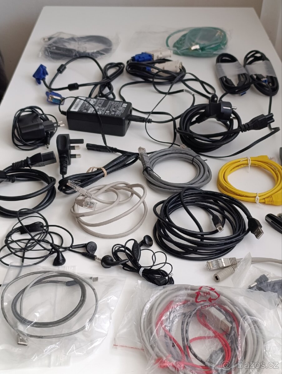 Směs cabelů k PC nabíječka,redukce, sluchátka atd .. - 3
