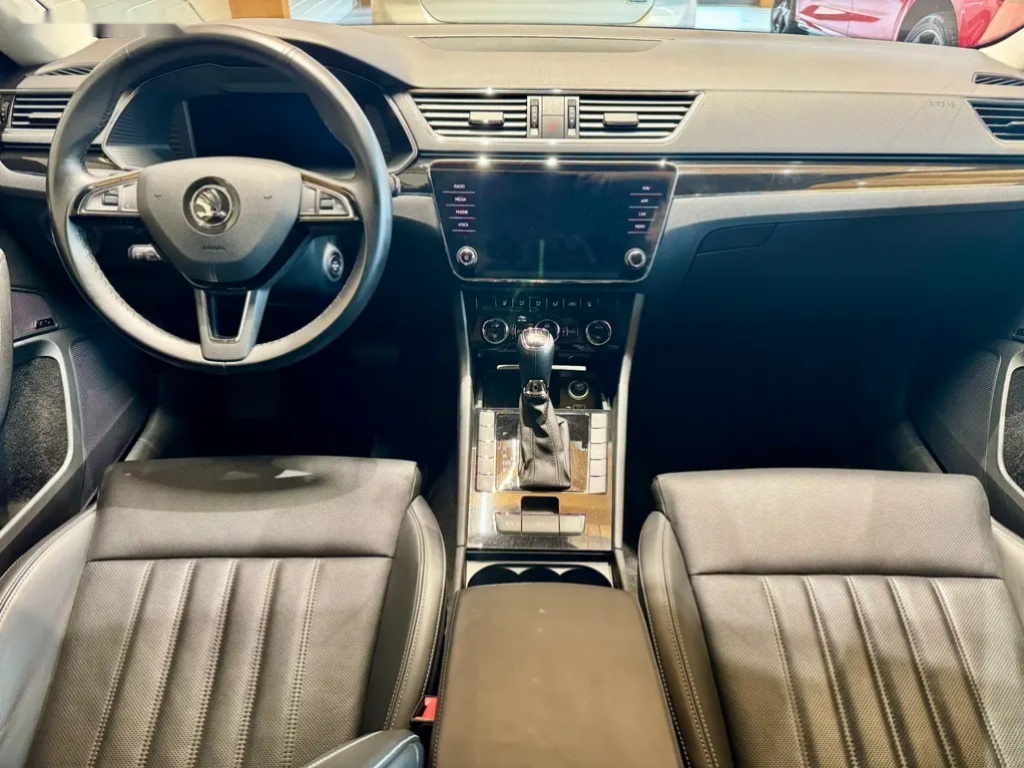 Škoda Superb, 2.0 TDi 140 Kw DSG 4x4 L&K - 3