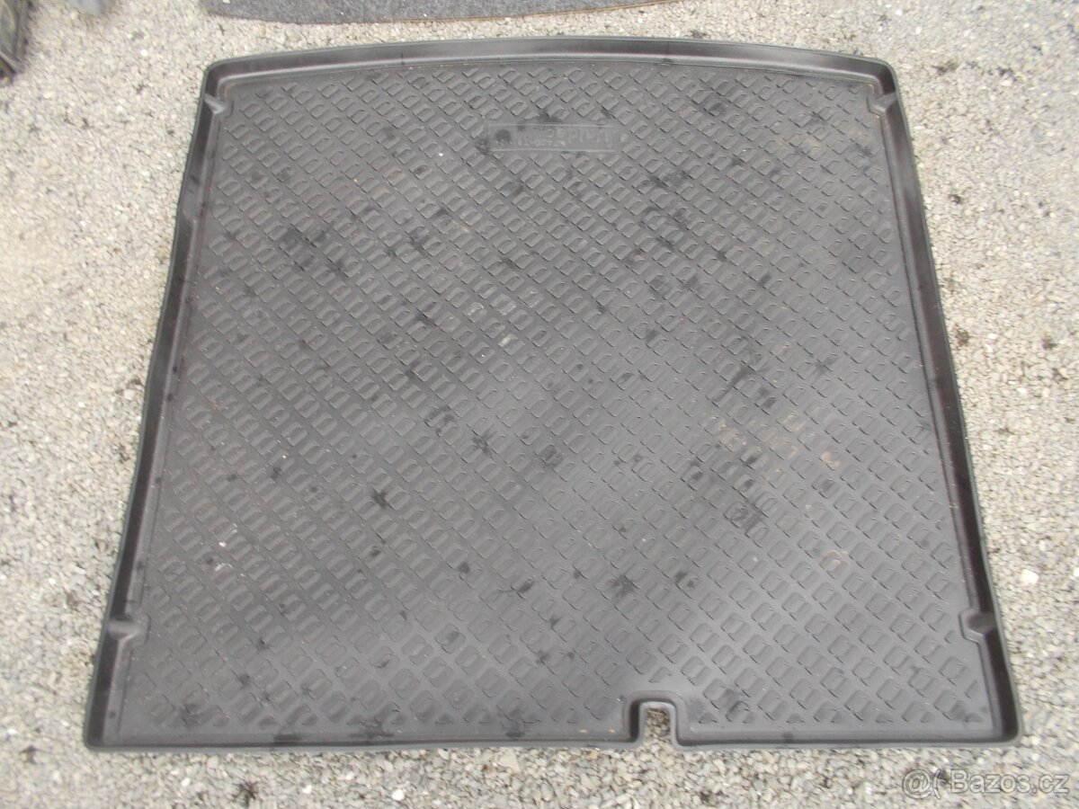 Škoda Fabia III kombi plastové díly - 3