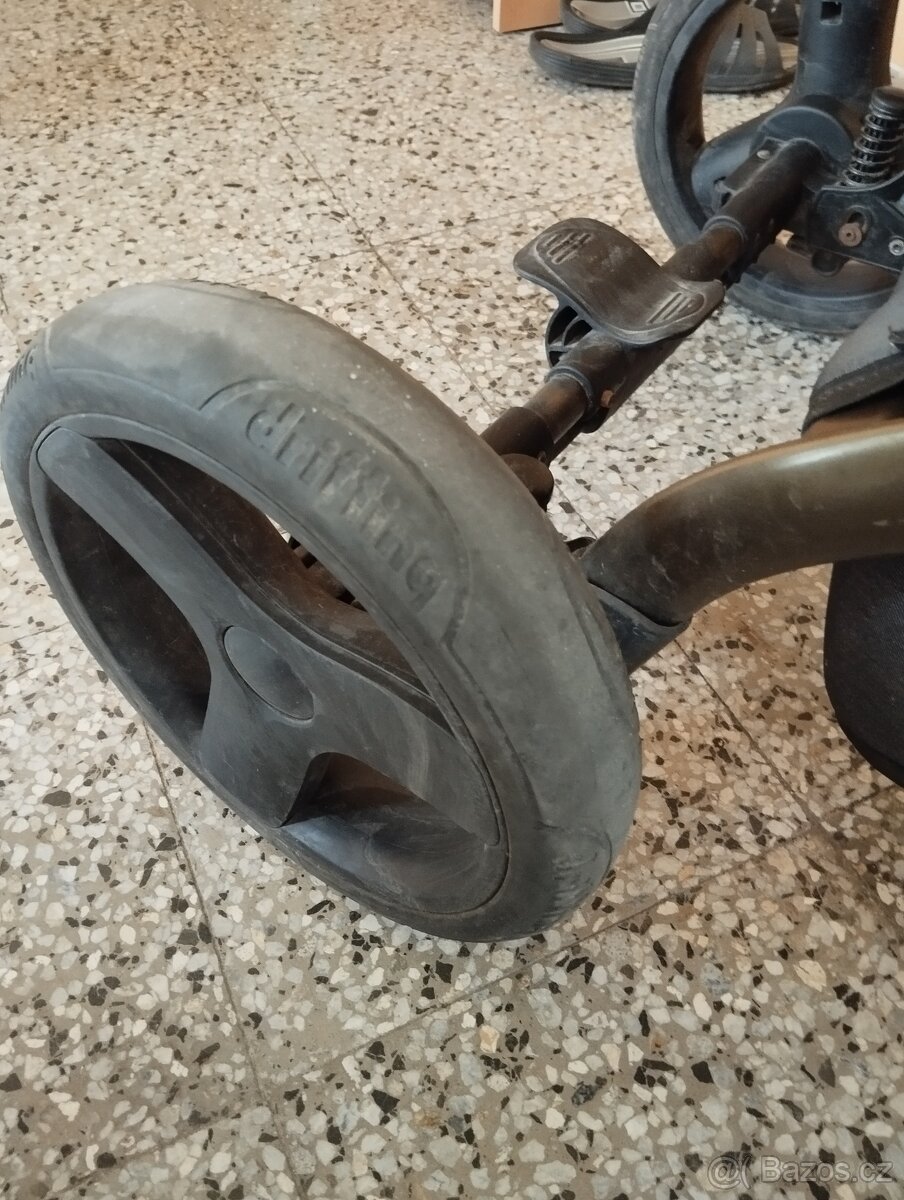 Kočárek Tudore - 3