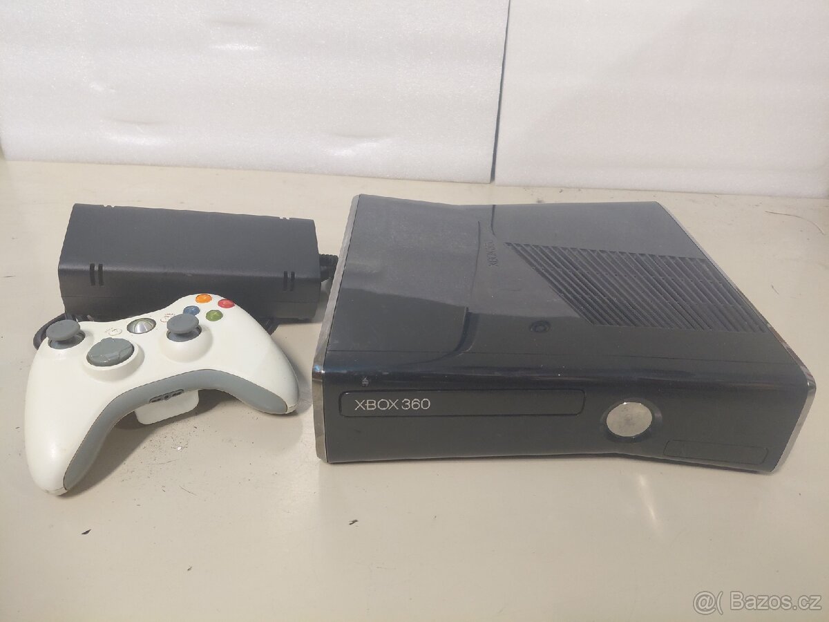 Xbox 360 slim, zdarma 15 orig. her - 3