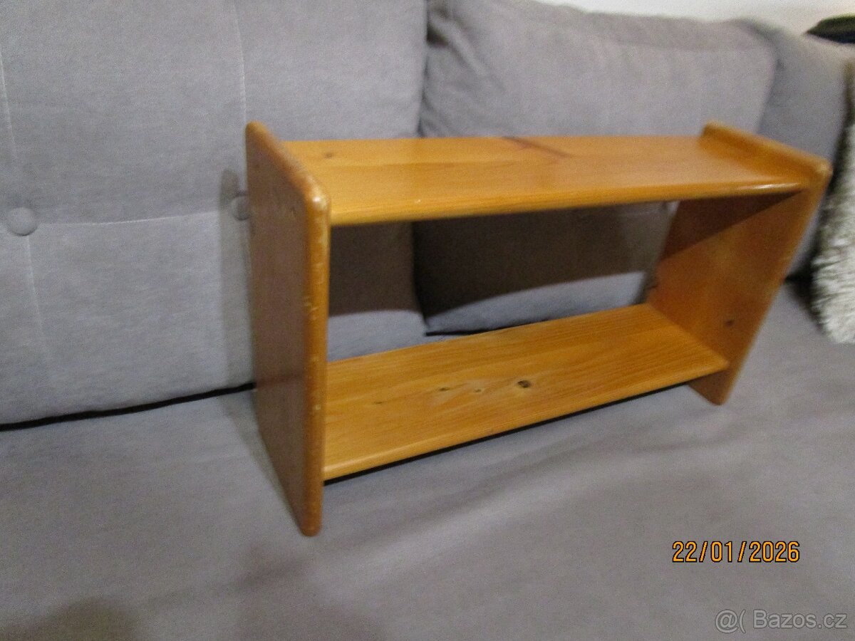Polička dřevěná - 3