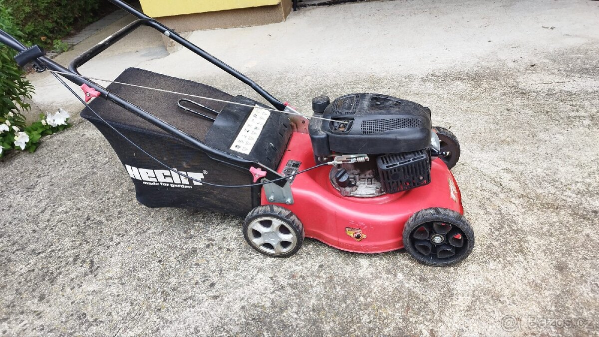 Prodám benzínovou sekačku Hecht - 3