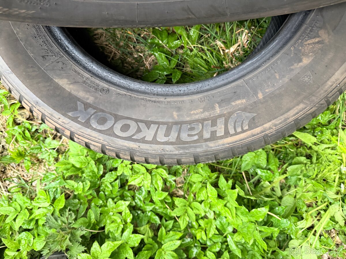Pneu 225/60R16 - 3