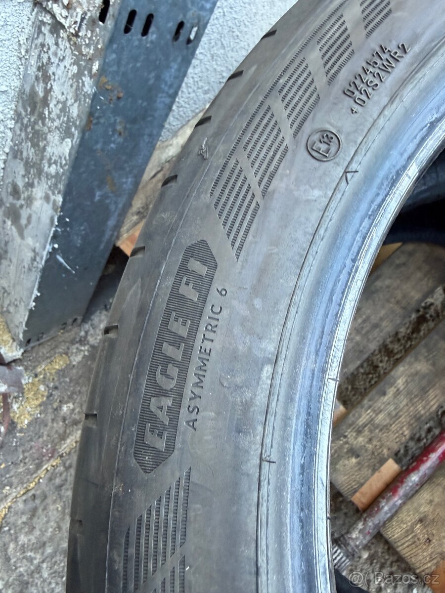 Prodám 235/45/18 - 3
