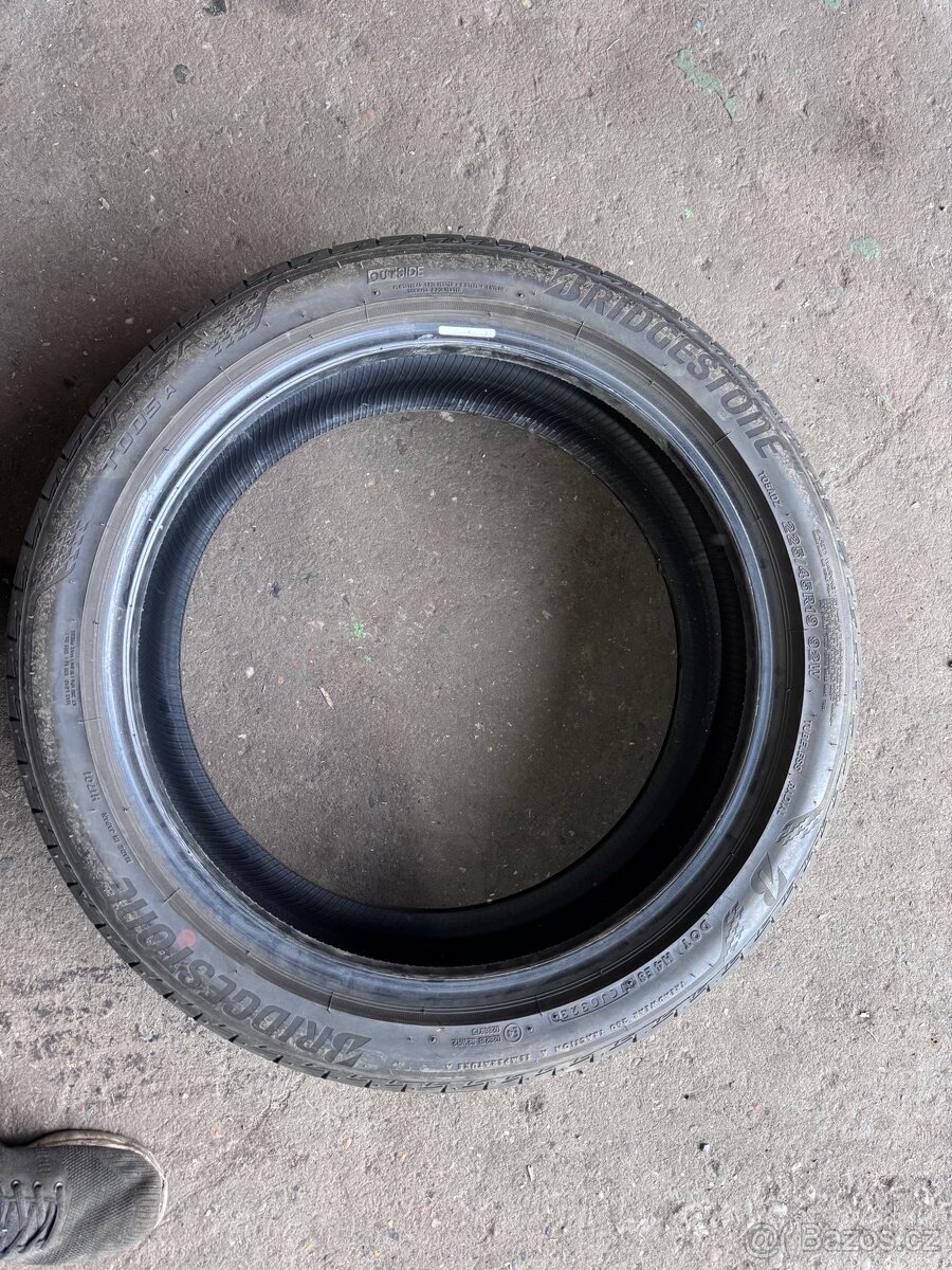 225/45 r19 - 3