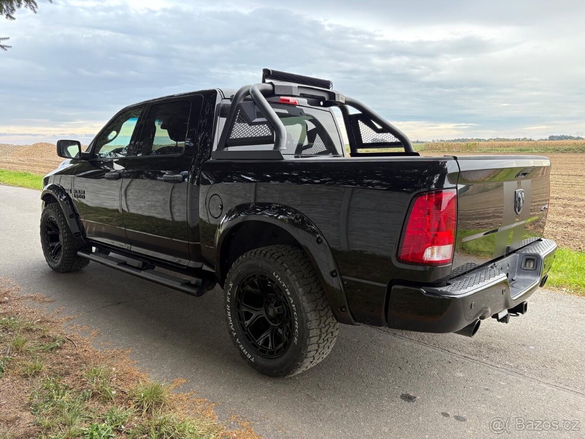 Dodge RAM 5.7 hemi rok 2018  verze Sport