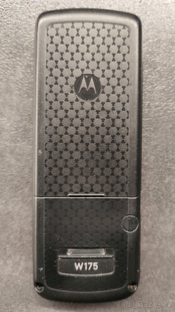 tlačítkový mobil Motorola W175 - 3