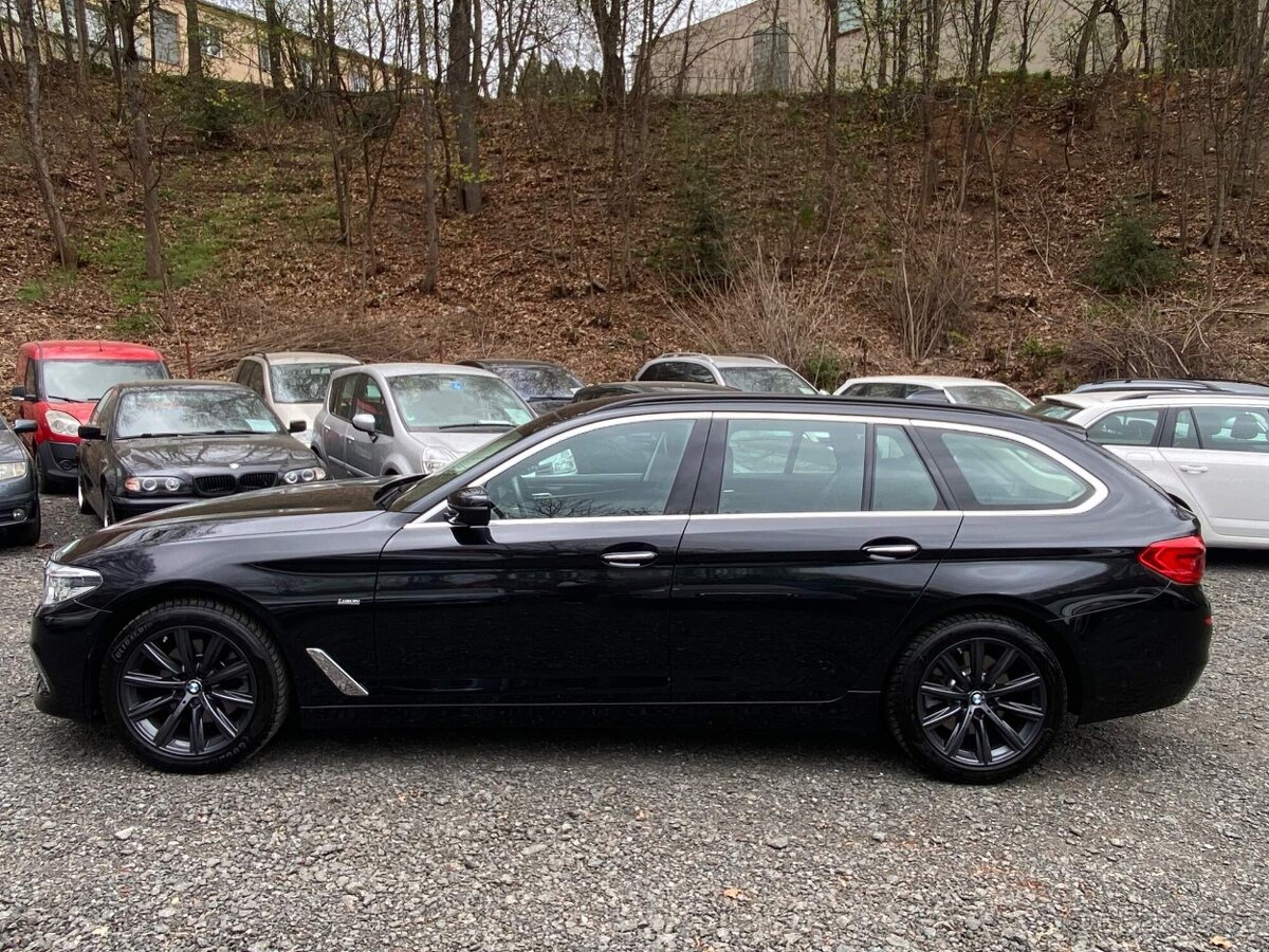 BMW 520d xDrive Touring LuxuryLine 2018 122tkm 4x4 klima ČR - 3